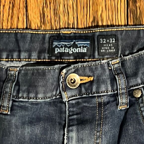 Patagonia Blue Relaxed Jeans with Lived-In Look men’s size 32” x 32” - Picture 3 of 7